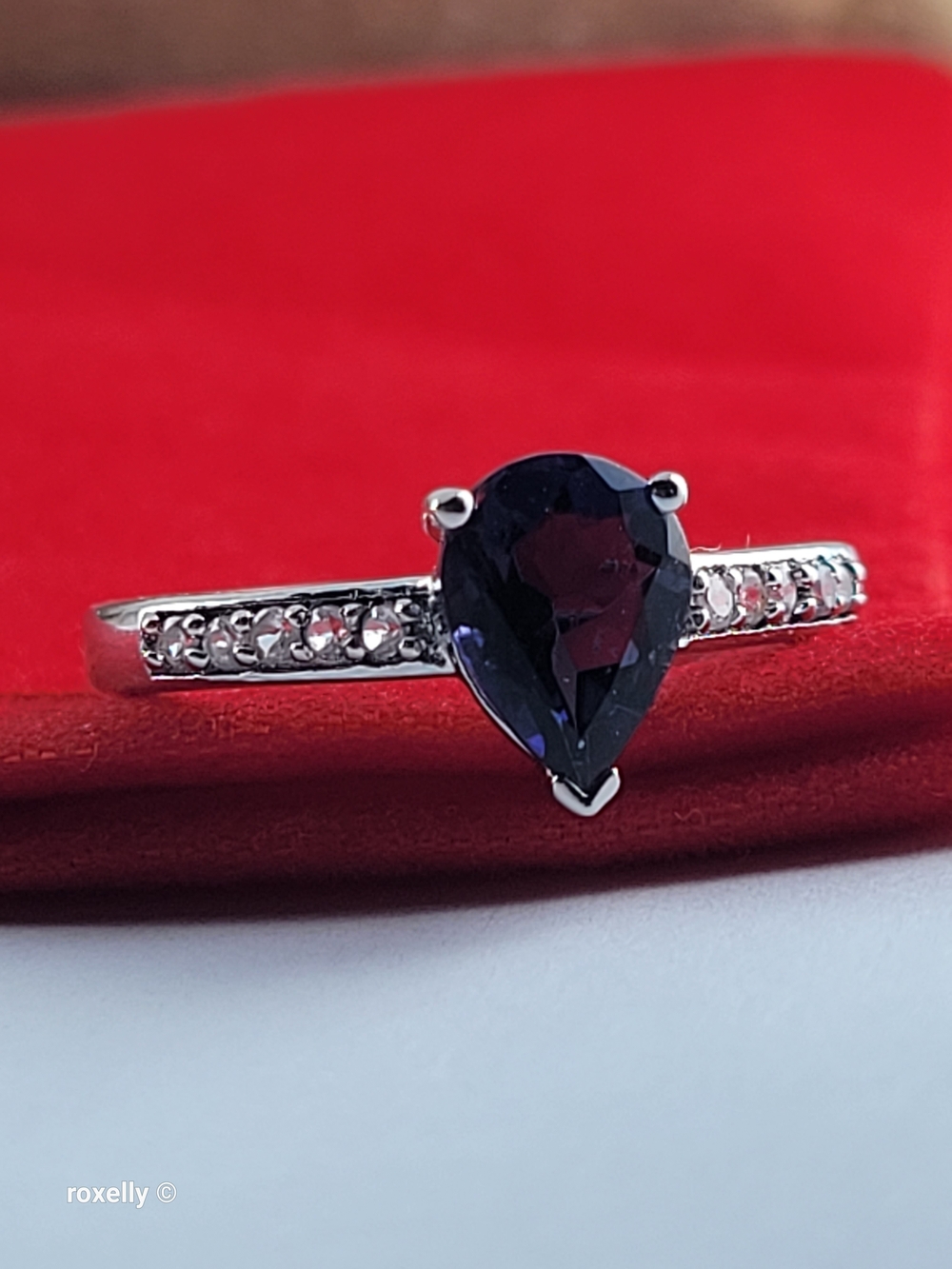 10K White Gold Blue Iolite and White CZ Ring Size 7 - Solid Gold! 👌🎁
